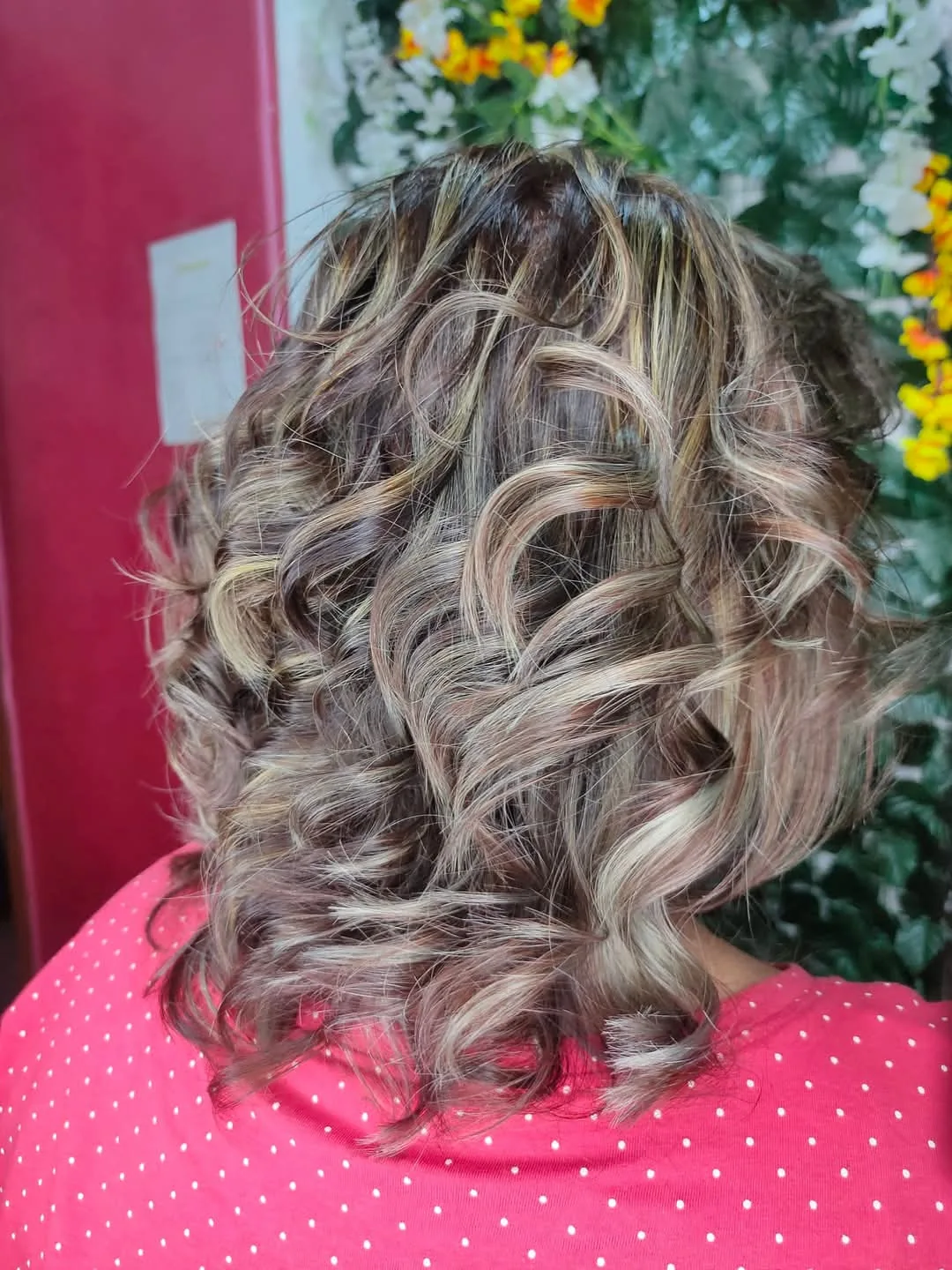 Highlighted short curls